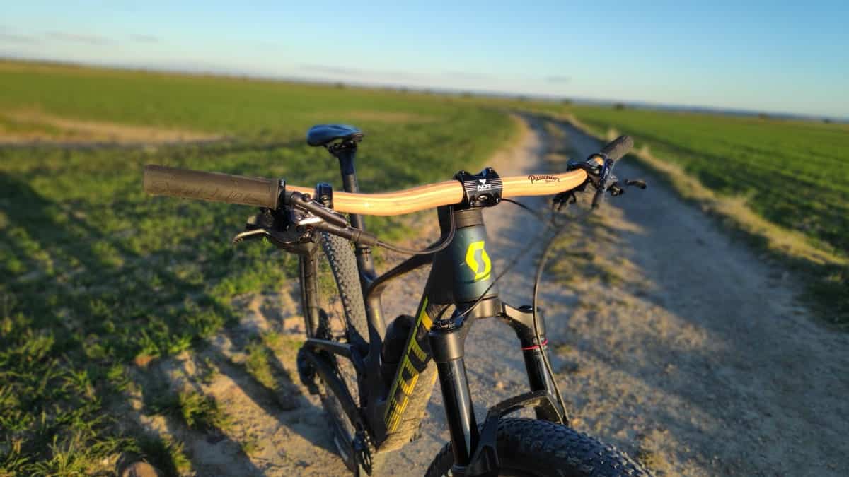 We tested the Passchier Gump 760 bamboo handlebar, much more than aesthetics – Solo Bici